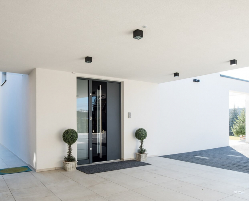 aluminijasta vhodna vrata hisa rihter